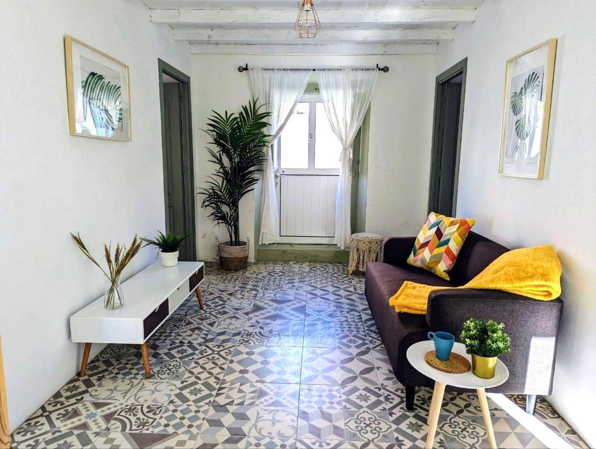 Cozy 3 Bedroom - Close To