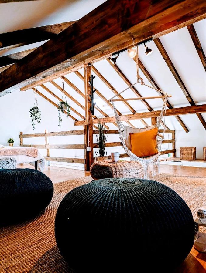 Cozy 3 Bedroom - Close To *
